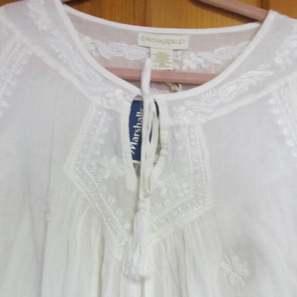 Womens sz M Shirts 100% Cotton Tops White Long sleeve Daisy Floral Embroidered - Picture 2 of 6